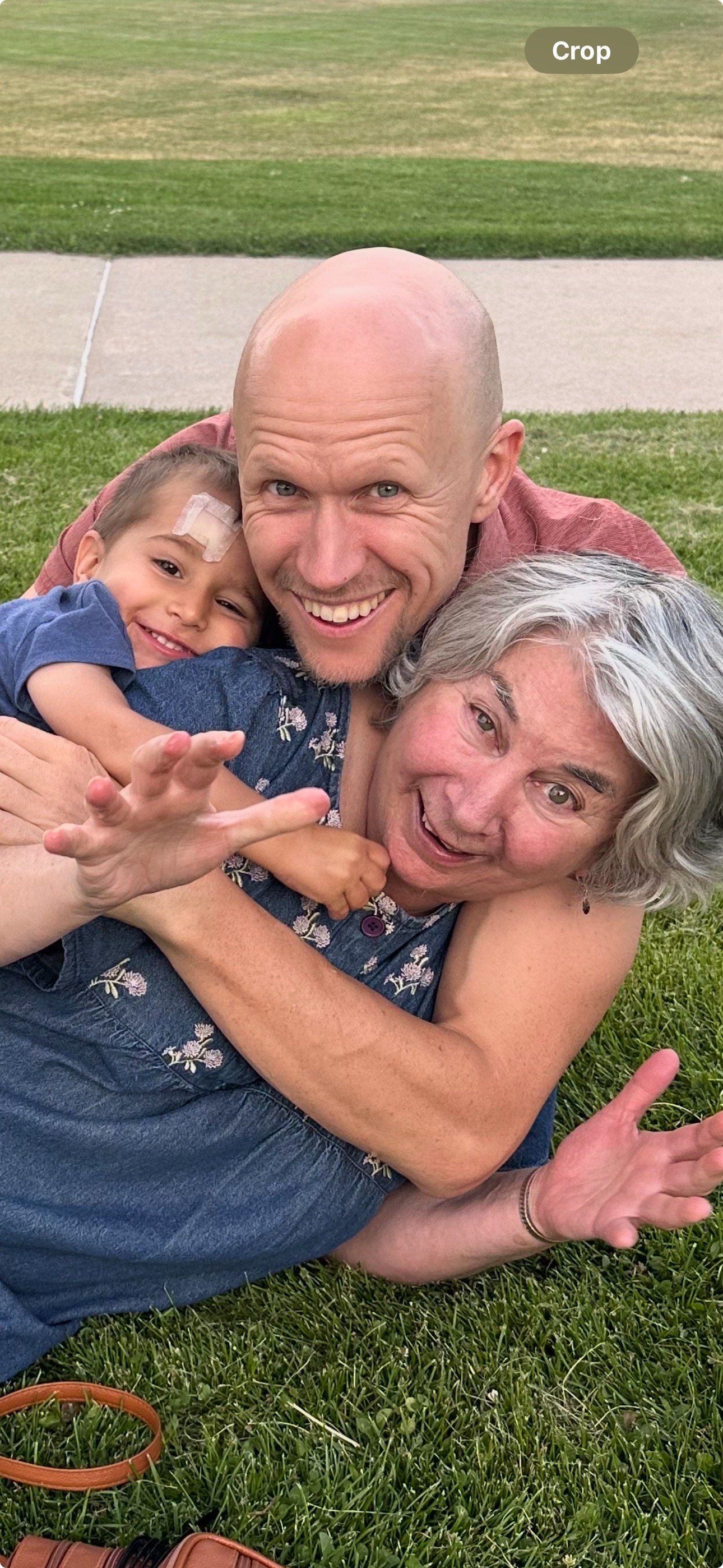 Seannie, Reedy & Dar in playful moment